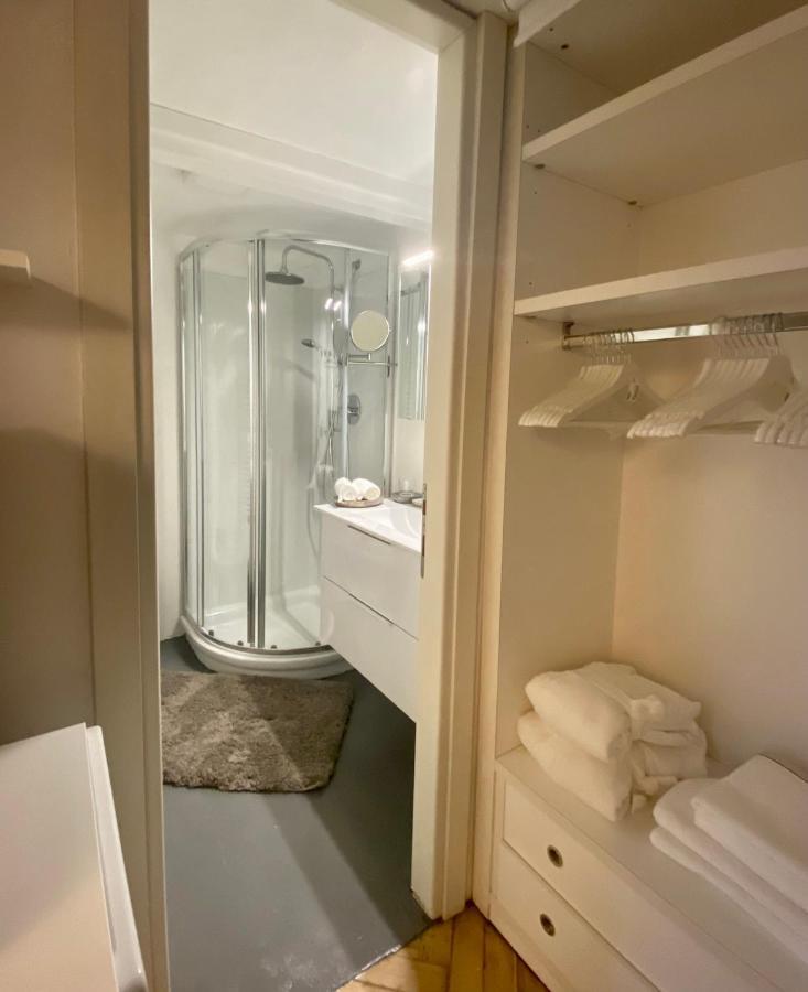Joivy Modern Studio Near City Centre Apartment Milan Bagian luar foto